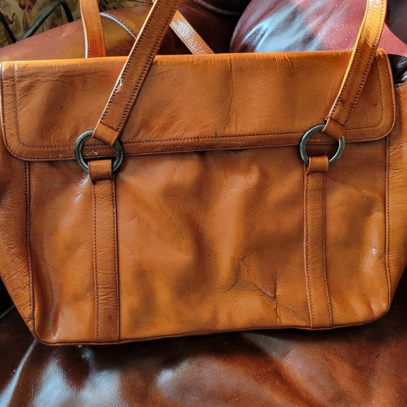 Vintage BCBG PARIS Tan Leather handbag medium ized - Picture 10 of 14